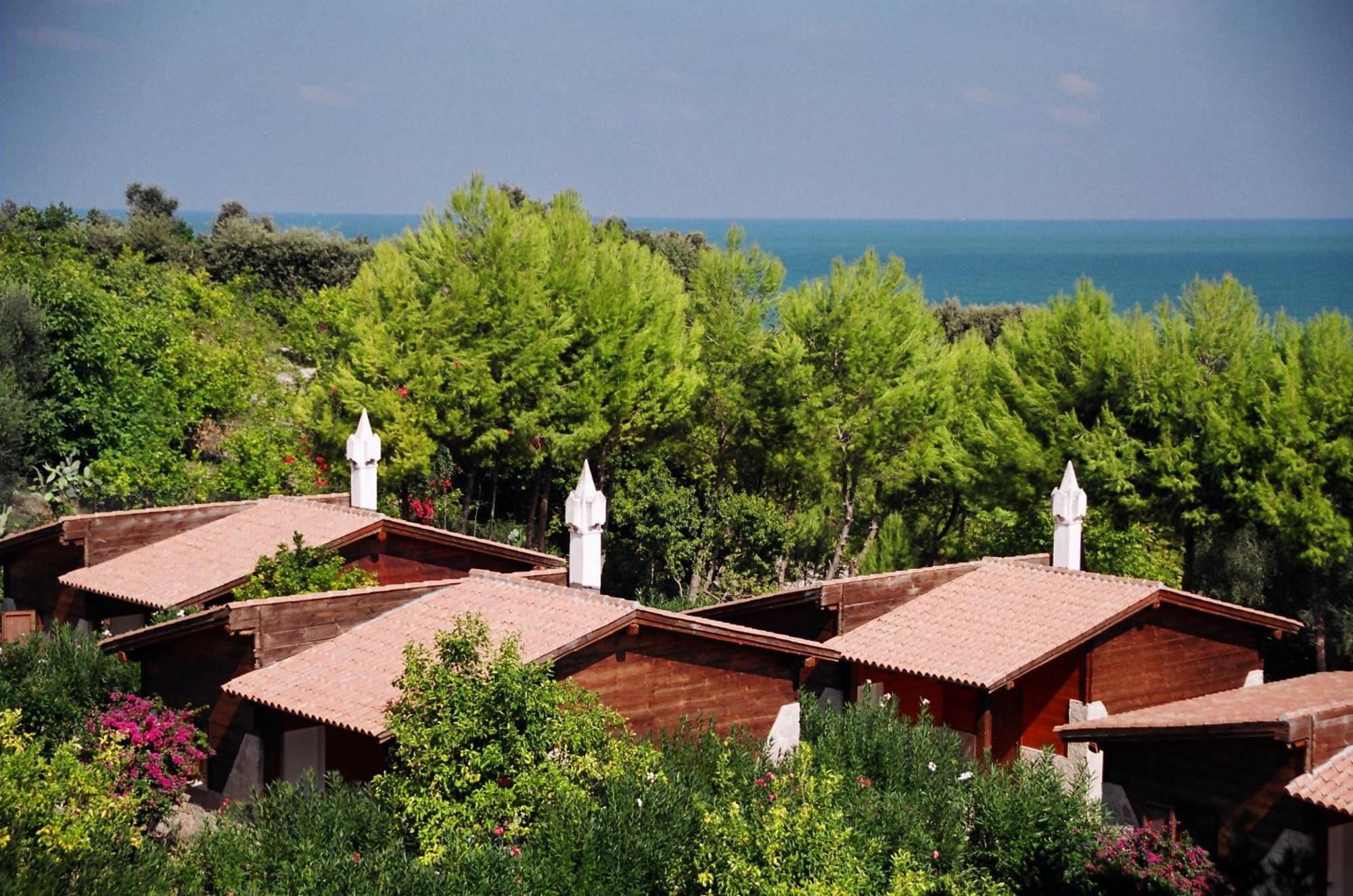Tenuta Molino Di Mare- Ecoresort Con Villini Rodi Garganico Exterior foto