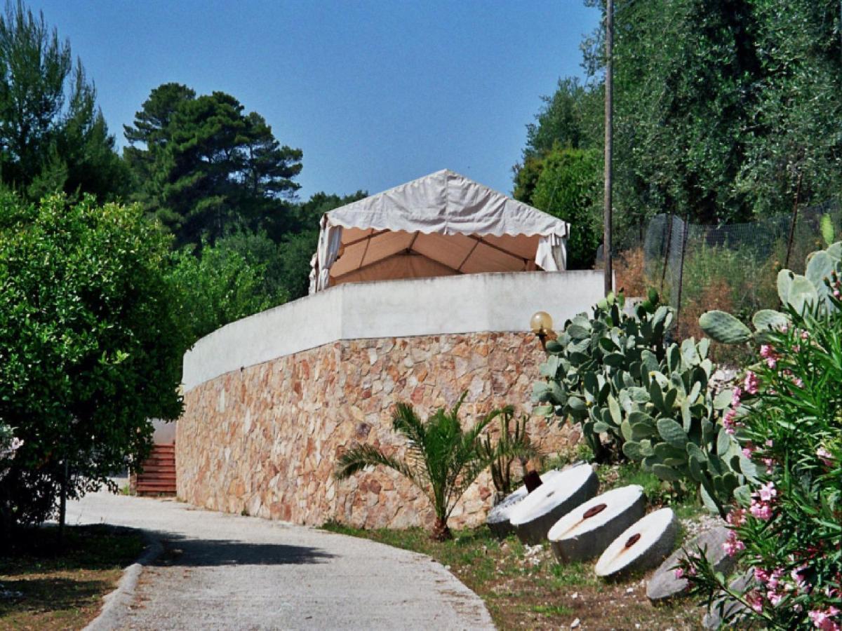 Tenuta Molino Di Mare- Ecoresort Con Villini Rodi Garganico Exterior foto